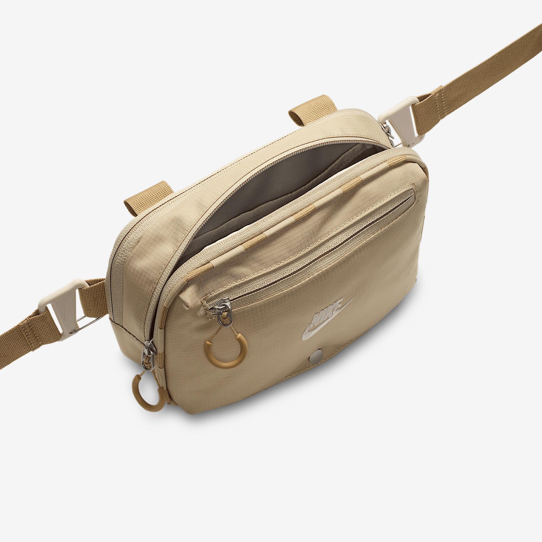 Nike Hayward Patrol Crossbody Bag (4L) Product Image