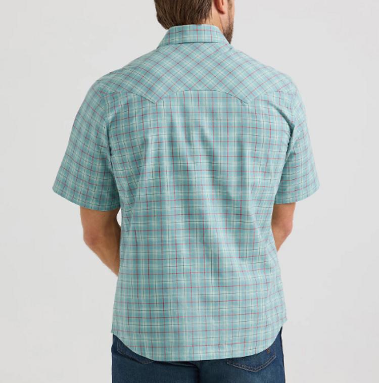 Wrangler Retro® Men's S/S Blue/Red Plaid Snap Shirt Product Image