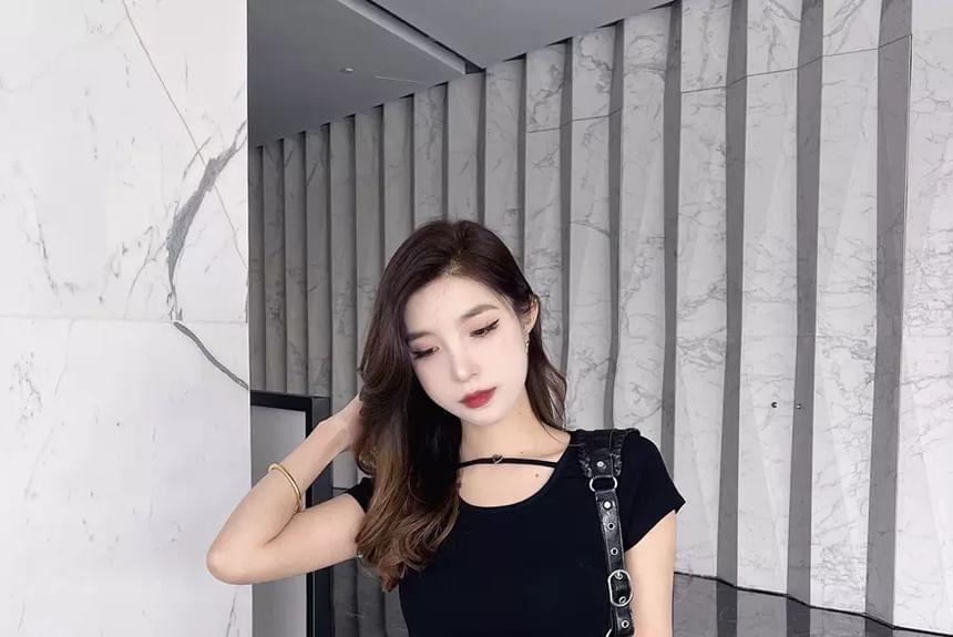 High Waist Plain Lace-Up Hot Pants Product Image