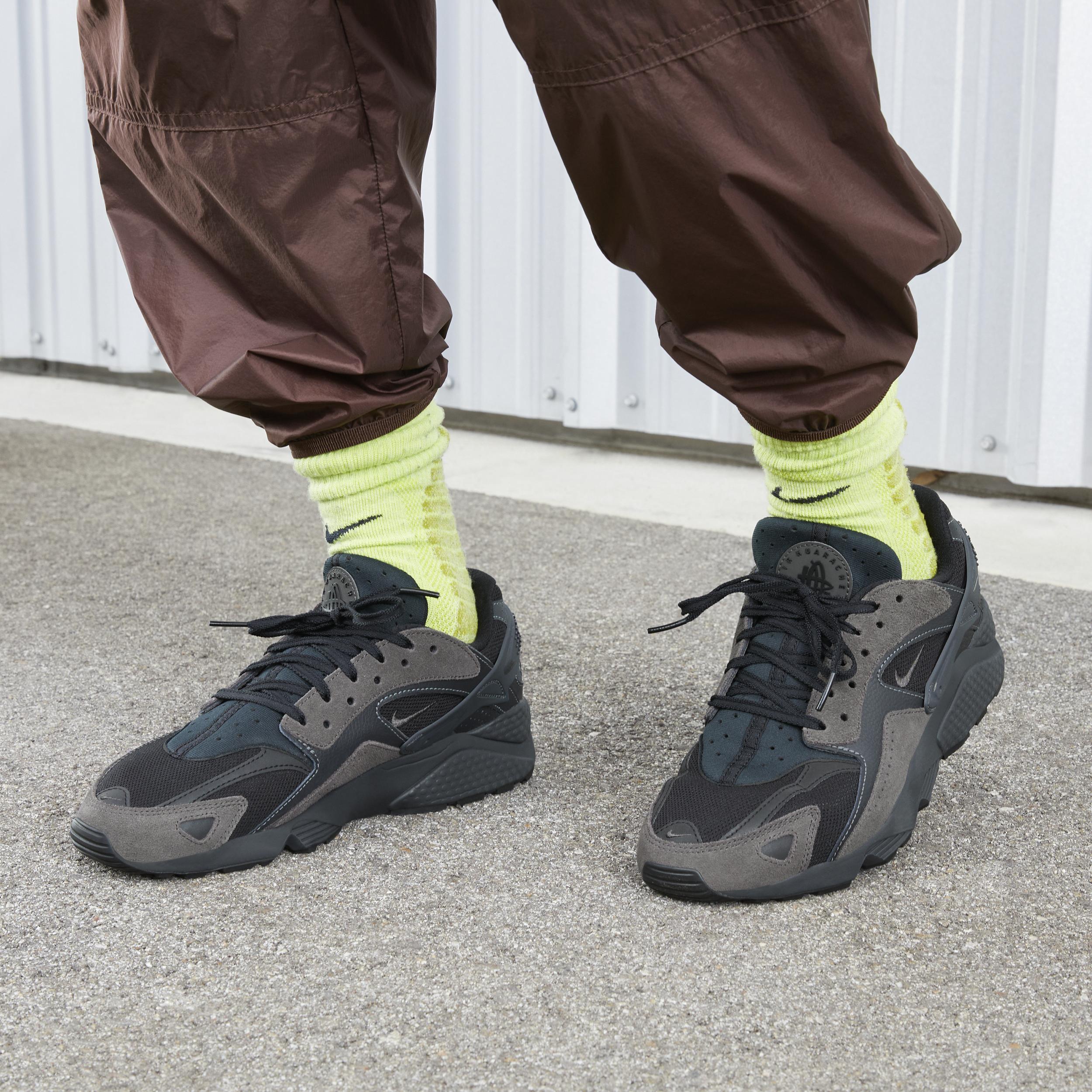 Nike Air Huarache Runner Men's Shoes Product Image