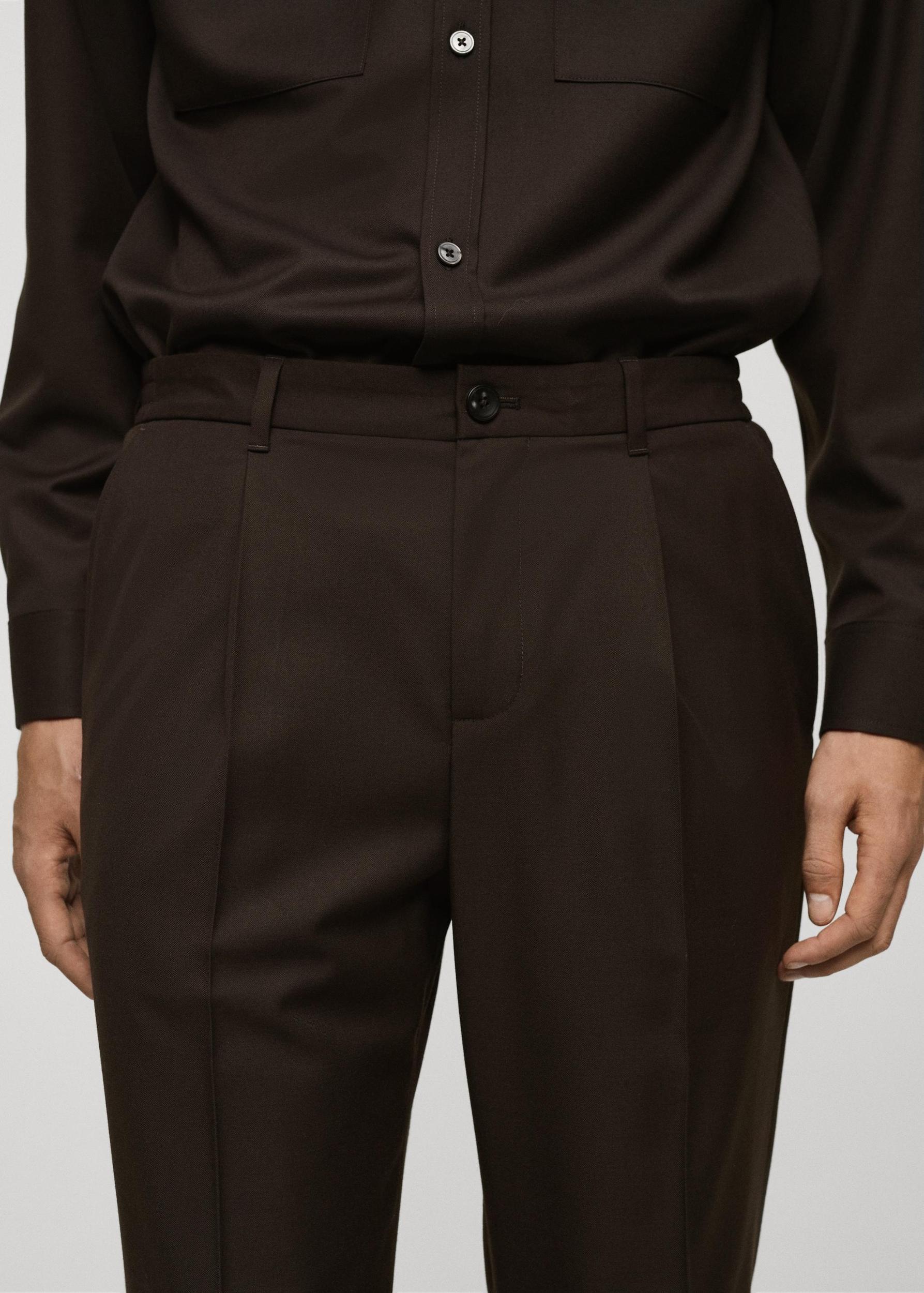 Regular-fit pleated pants - Men | MANGO USA Product Image