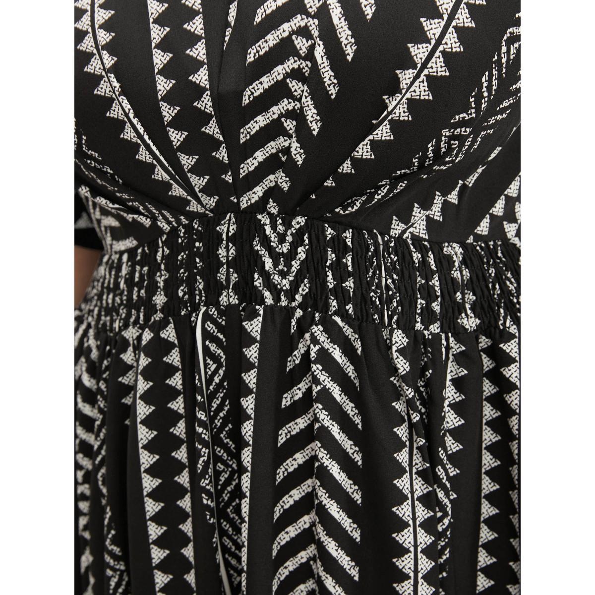 Plus Size Solid Geometric Dolman Sleeve Pocket Shirred Split Hem Dress Black Women Resort Non V-neck Half Sleeve Curvy Long Dress BloomChic 14-16/1X Product Image