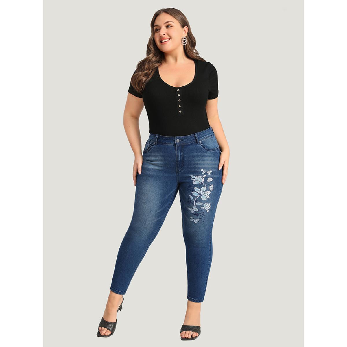 Plus Size Floral Print Very Stretchy Dark Wash Jeans Women Blue Elegant Floral Printed High stretch Pocket Jeans BloomChic 20/2X Product Image