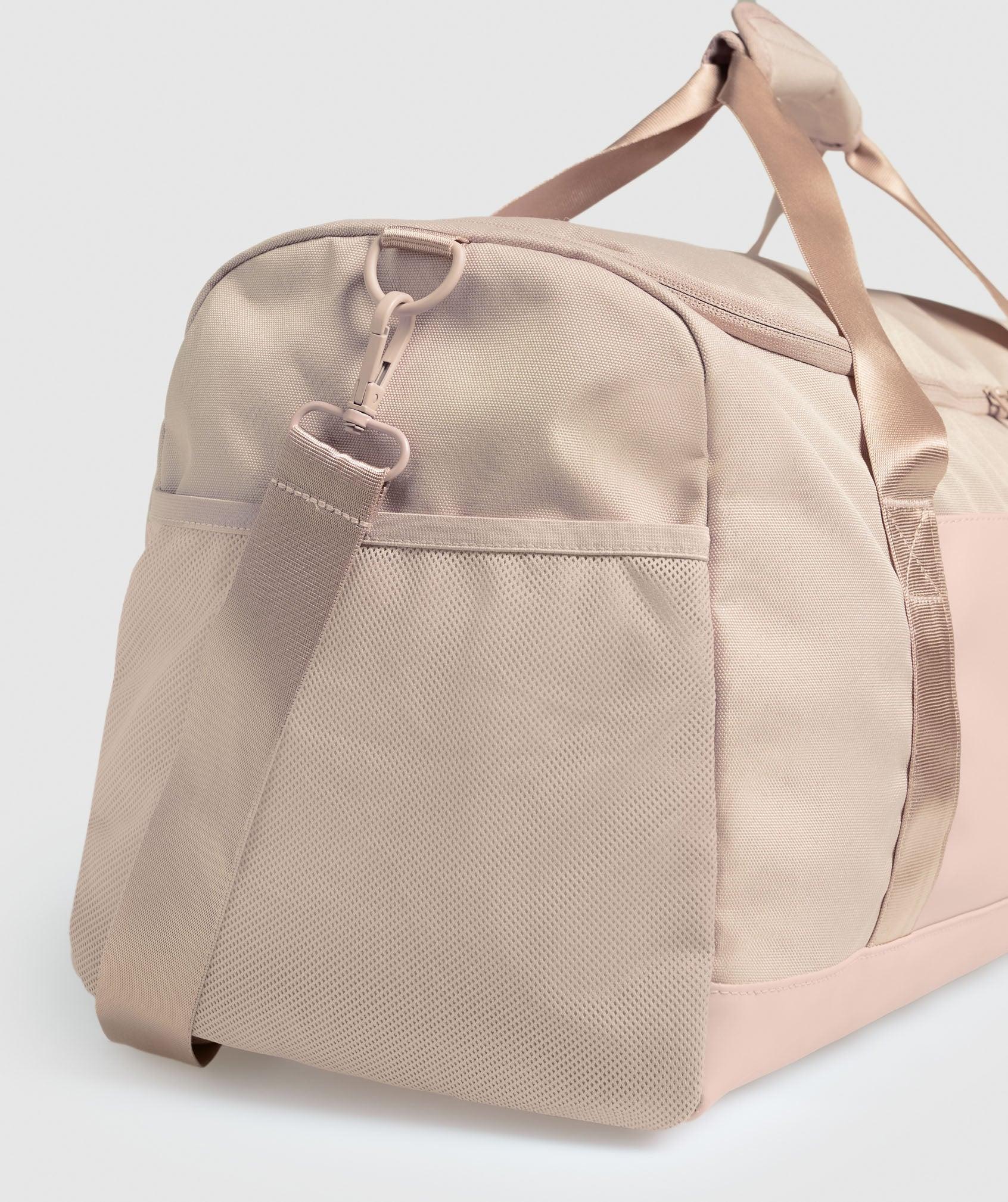 Gymshark Everyday Gym Bag Medium - Muted Pink Unisex Product Image