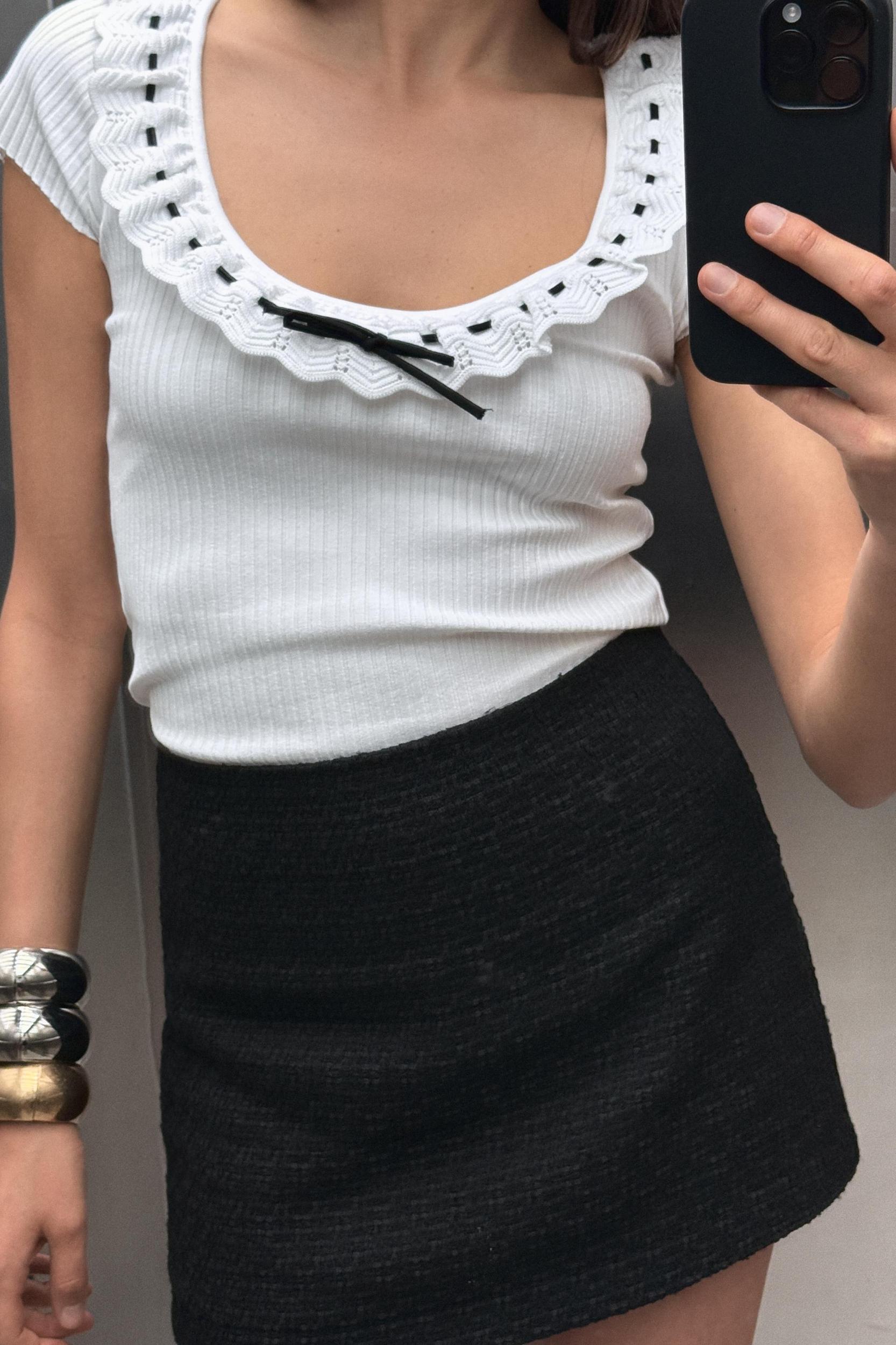 ROMANTIC RIBBED T-SHIRT Product Image