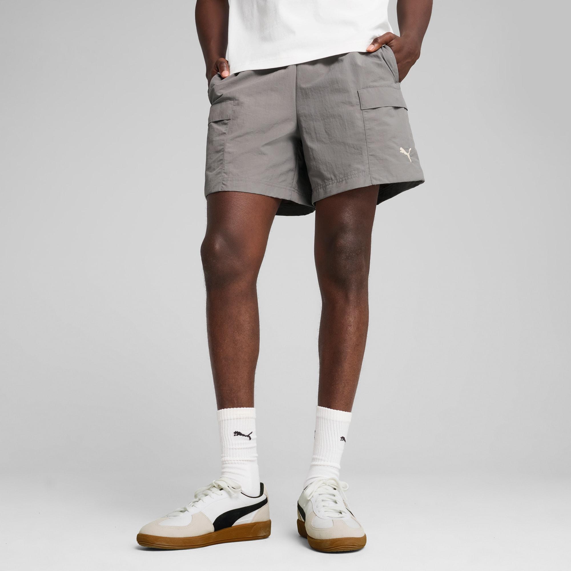 WARDROBE ESSENTIALS Men's Relaxed 6" Cargo Shorts Product Image