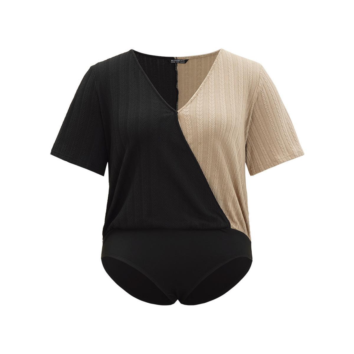 Plus Size Plain Textured Colorblock Contrast Patchwork Bodysuit Women Black Plain Contrast Bodysuits BloomChic 28/5X Product Image