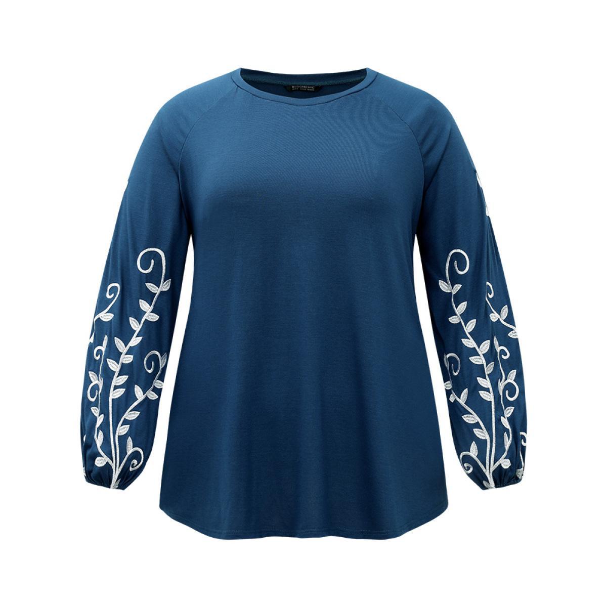 Plus Size Floral Embroidered Contrast Raglan Sleeve T-shirt DarkBlue Women Elegant Elastic cuffs Silhouette Floral Print Round Neck Dailywear T-shirts BloomChic 30/6X Product Image