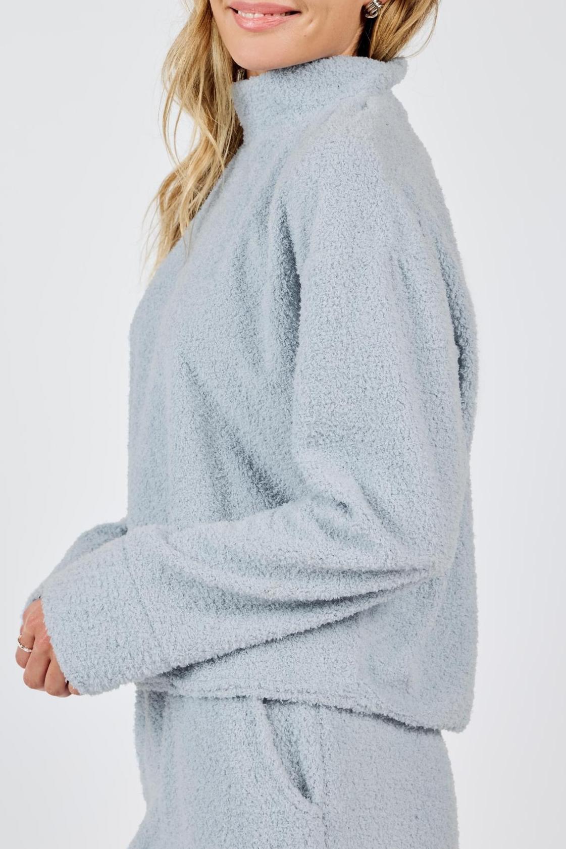 LONGSLEEVE MOCK NECK TOP Product Image