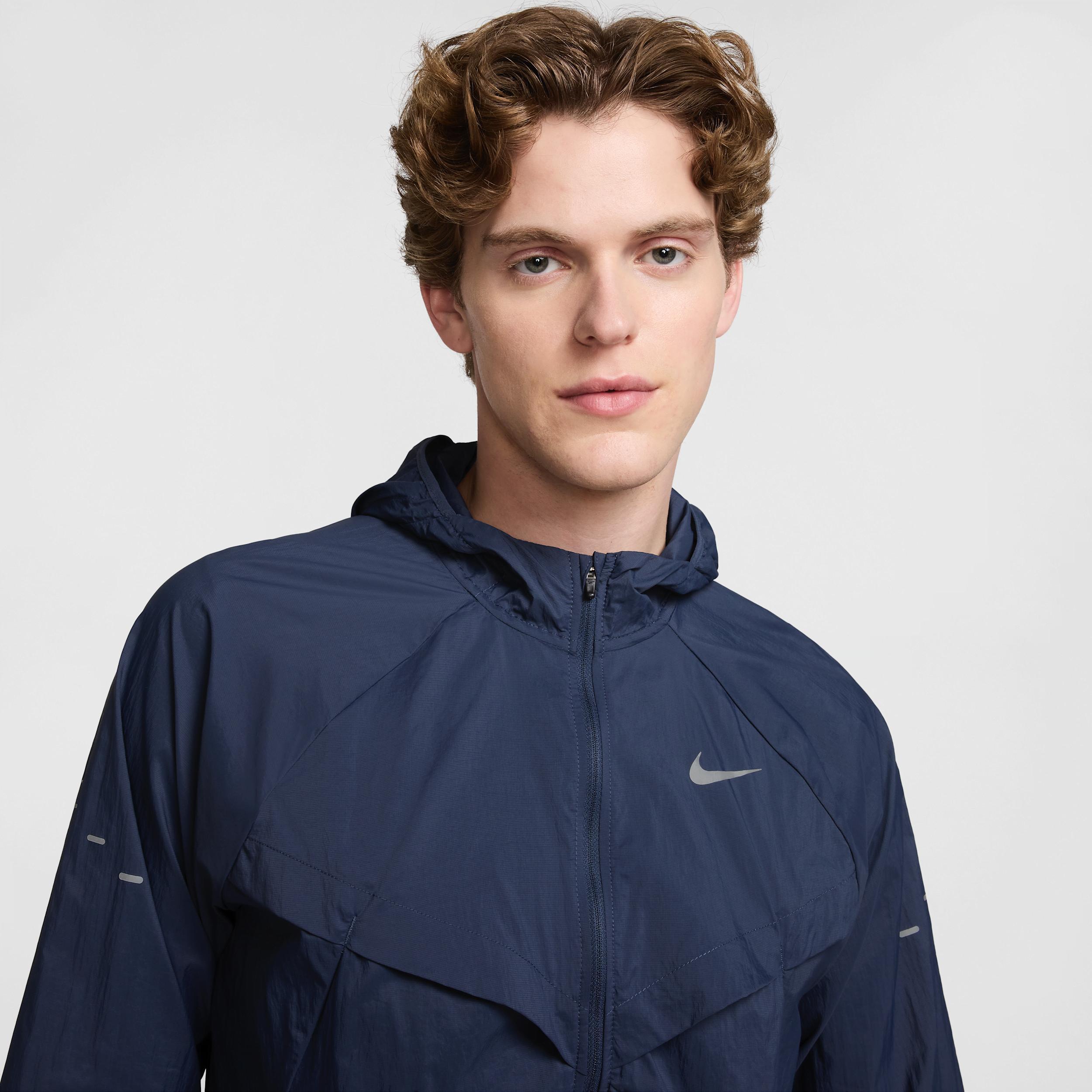 Nike Men's Stride Repel UV Running Jacket Product Image