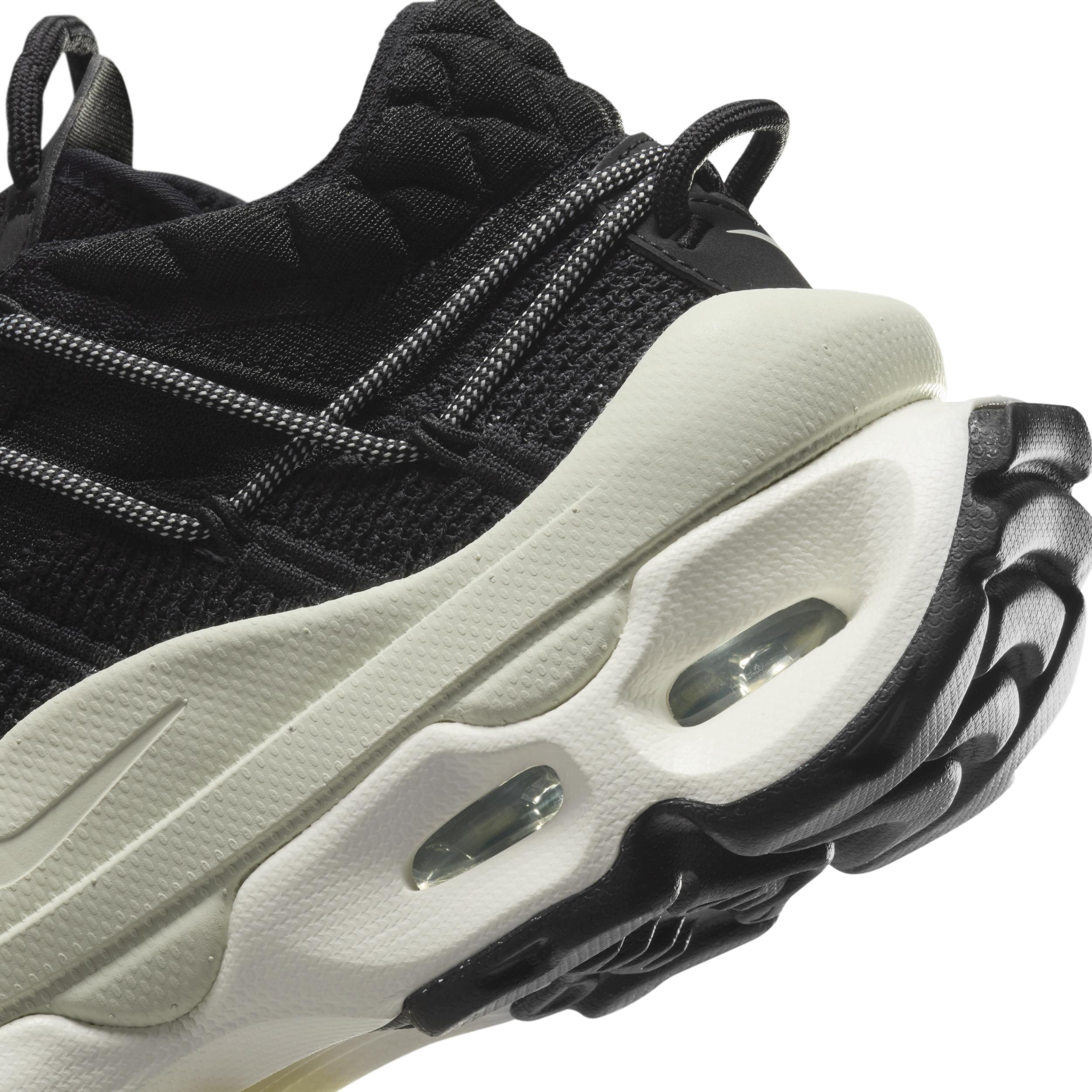 Nike Air Max Flyknit Venture Women's Shoes Product Image
