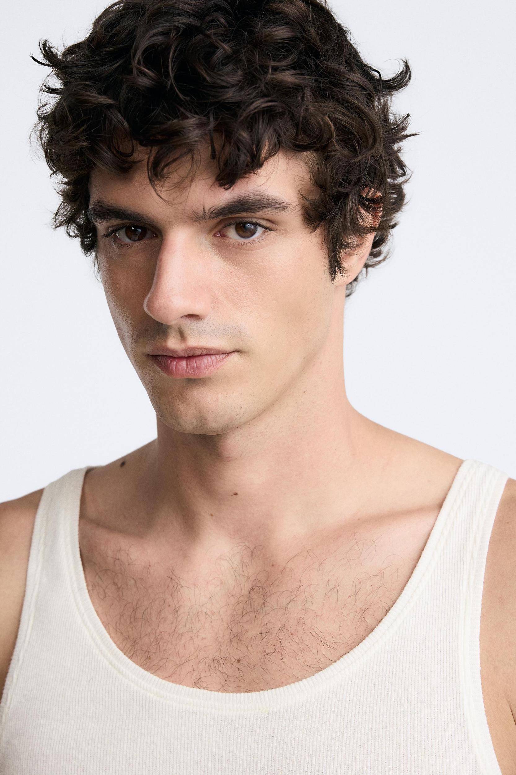 TANK TOP Product Image