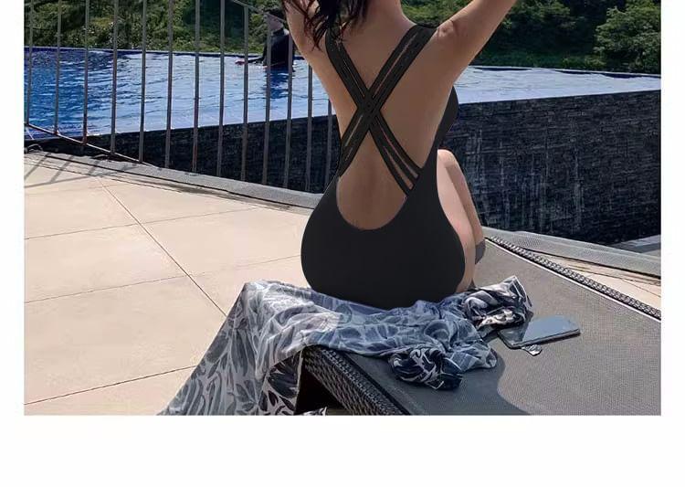 Spaghetti Strap V-Neck Plain Criss Cross Swimsuit Product Image