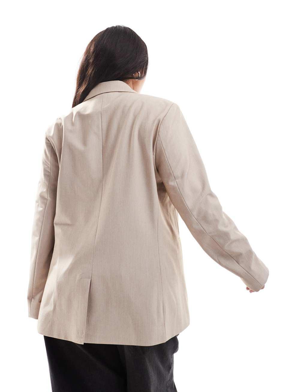 ASOS DESIGN Curve tailored relaxed blazer in stone Product Image