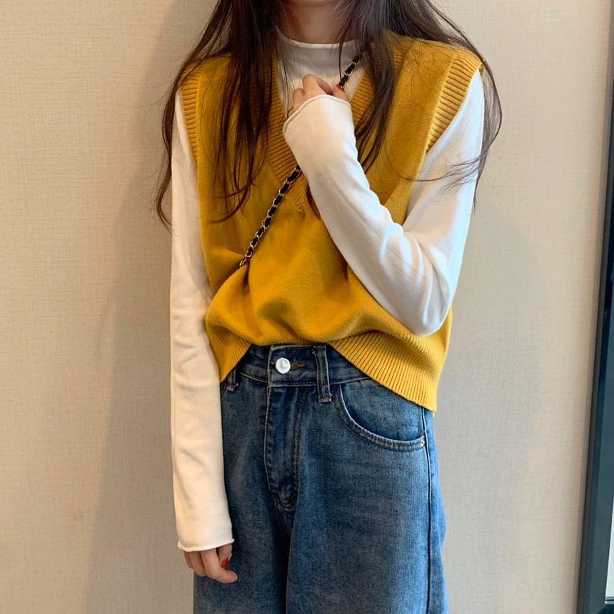 V-Neck Sweater Vest / Long-Sleeve Mock-Neck Top Product Image