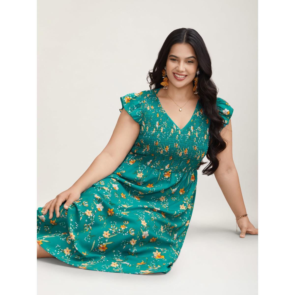 Plus Size Shirred Printed Flutter Sleeve Pockets Maxi Dress Teal Women Elegant Shirred V-neck Cap Sleeve Curvy BloomChic 18-20/2X Product Image