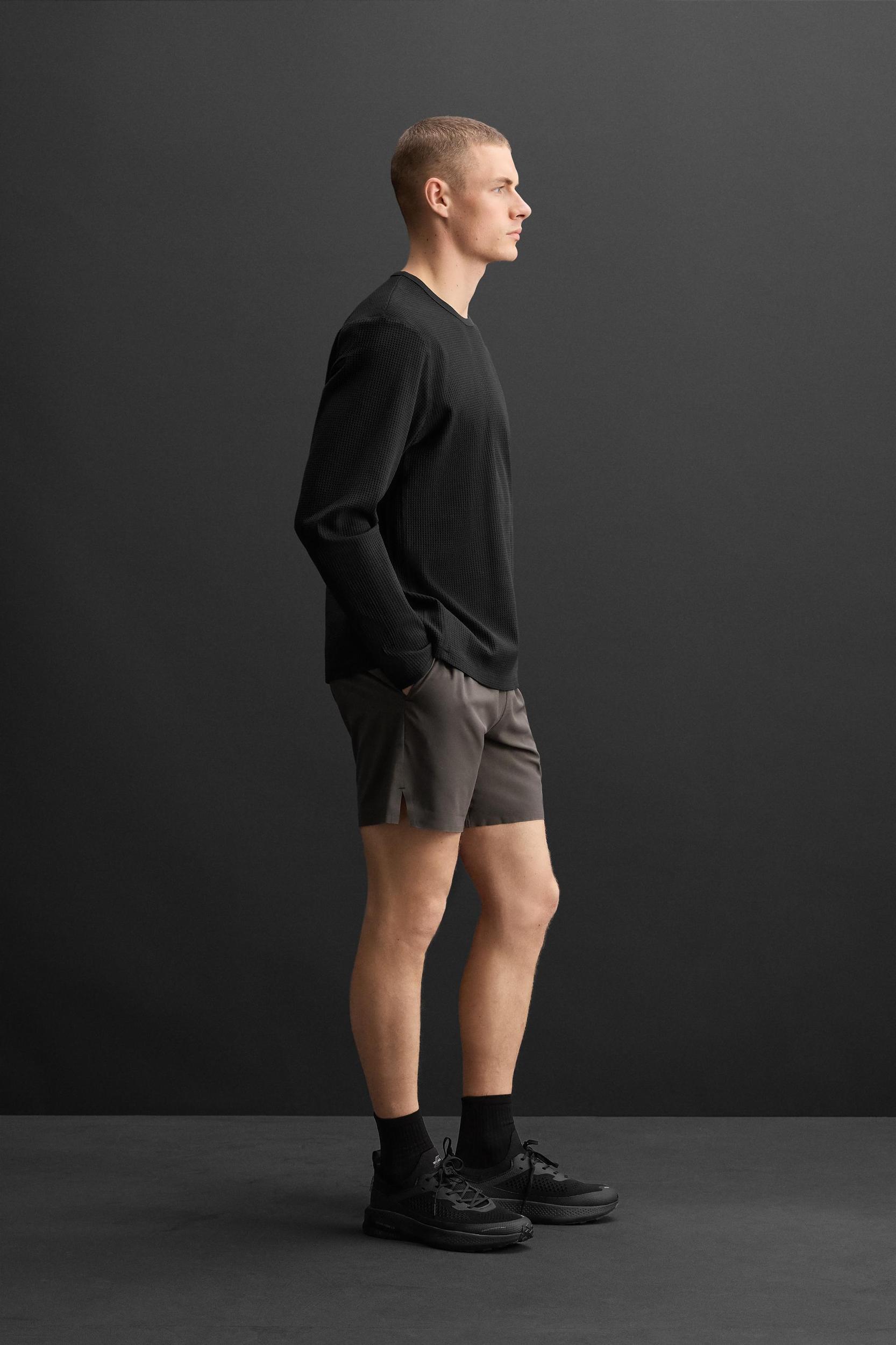 BASIC TRAINING SHORTS Product Image