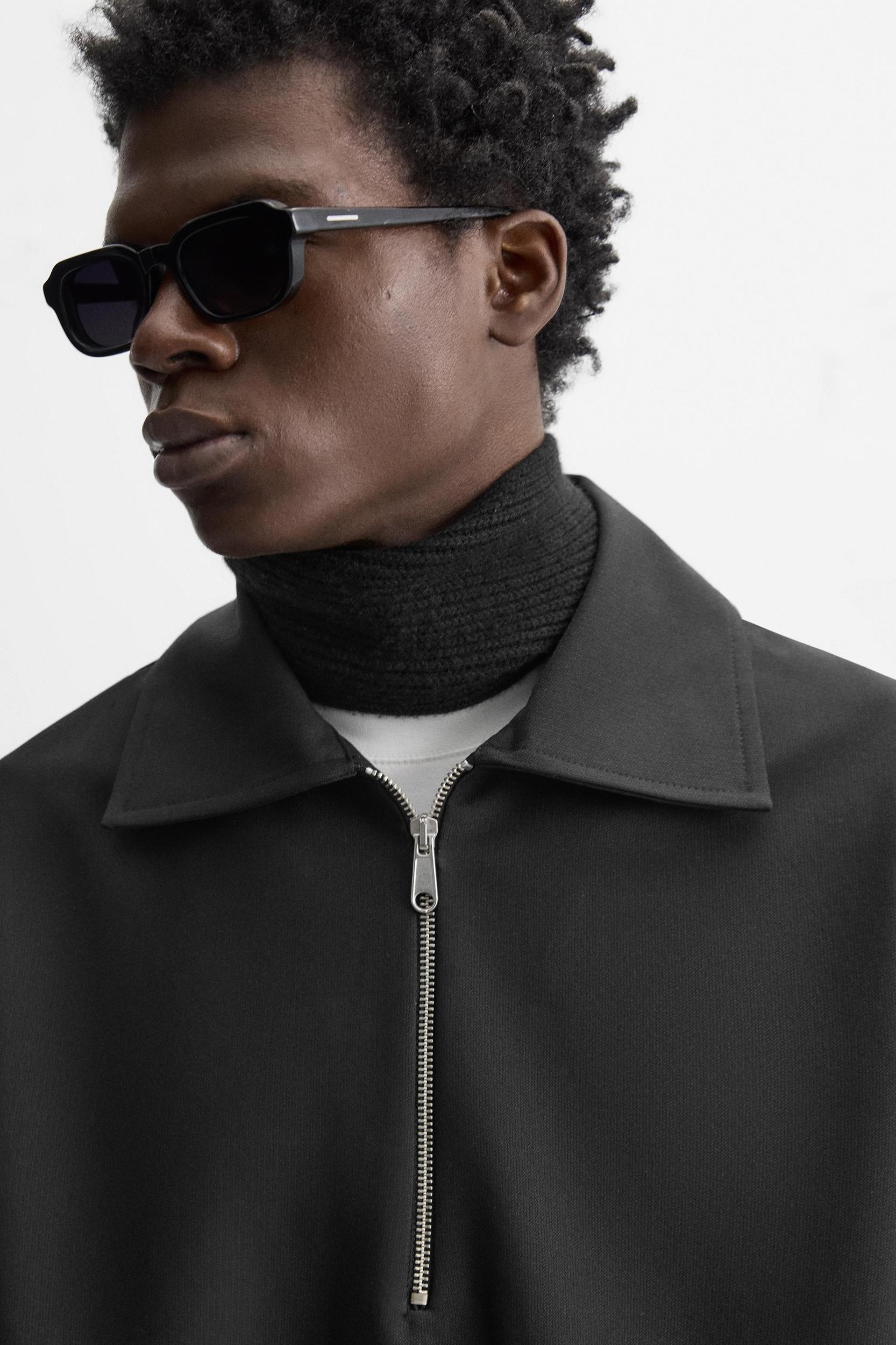 QUARTER ZIP TECHNICAL SWEATSHIRT Product Image