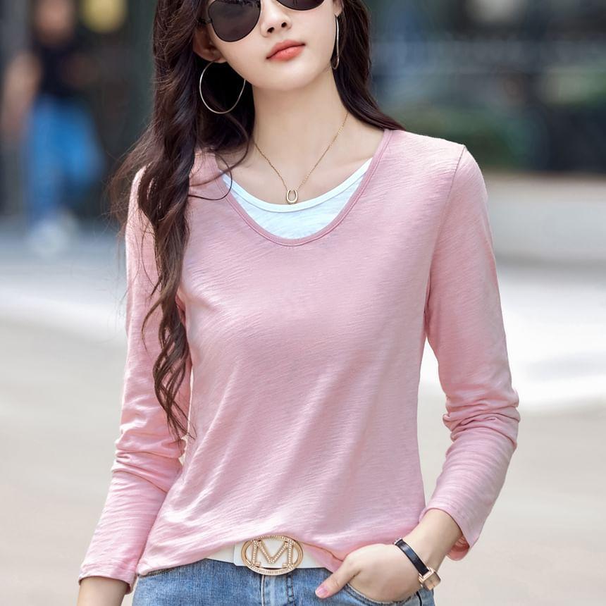 Long-Sleeve Round Neck Mock Two-Piece Two Tone T-Shirt Product Image
