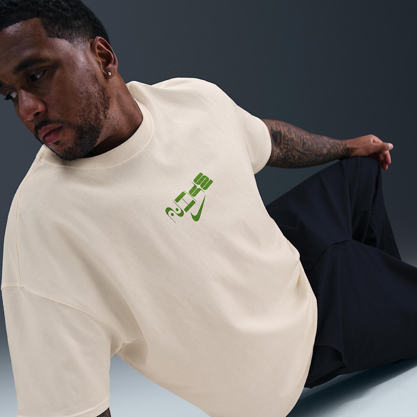 Nike Sportswear Men's Max90 T-Shirt Product Image