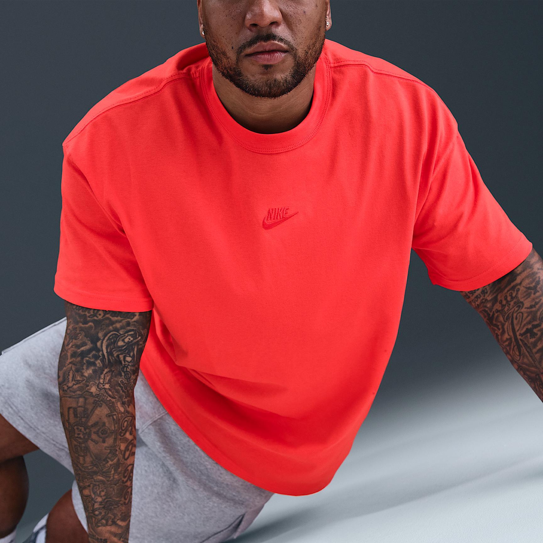 Nike Sportswear Premium Essentials Men's T-Shirt Product Image