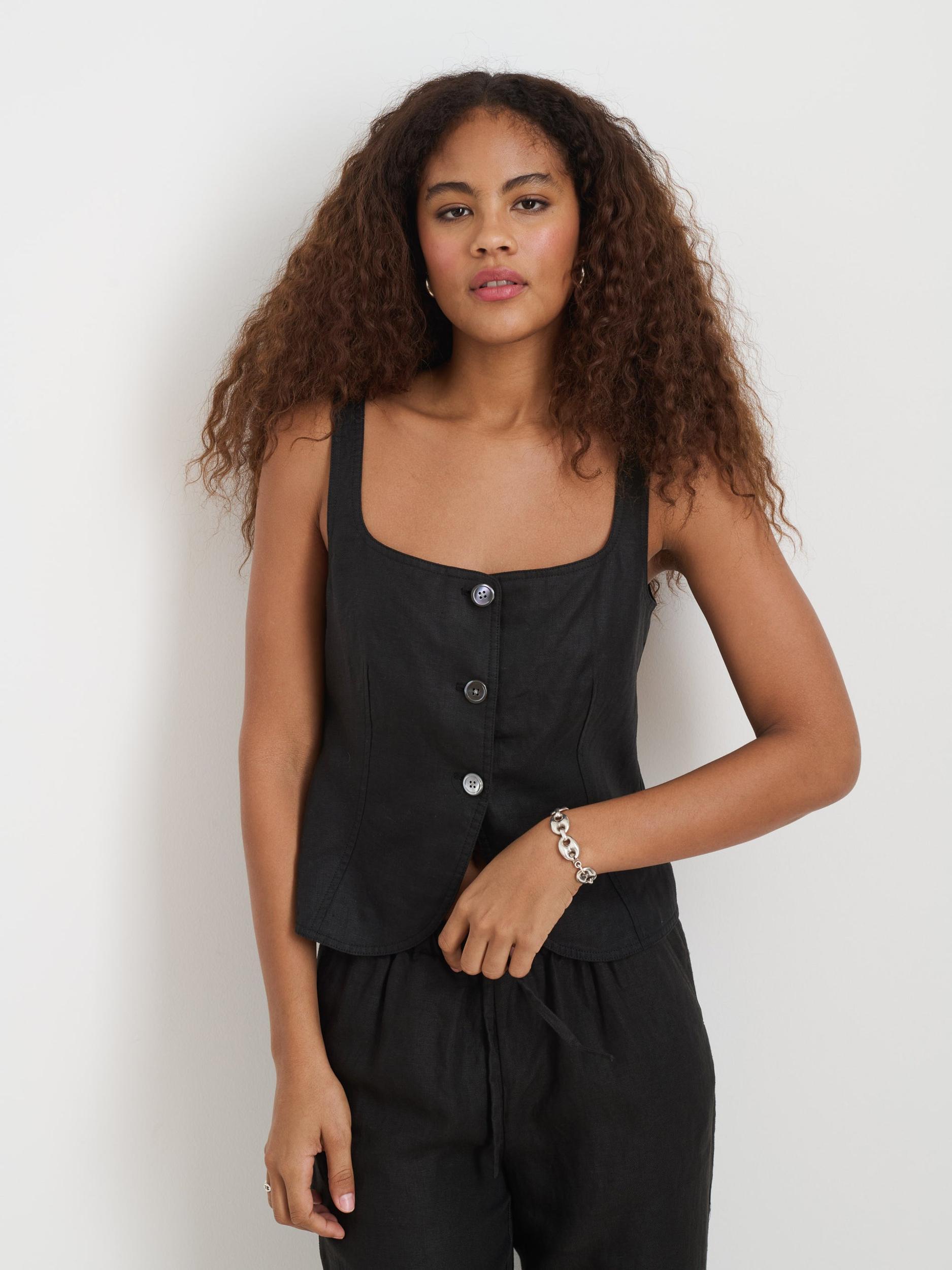 Luna Vest In Linen Product Image