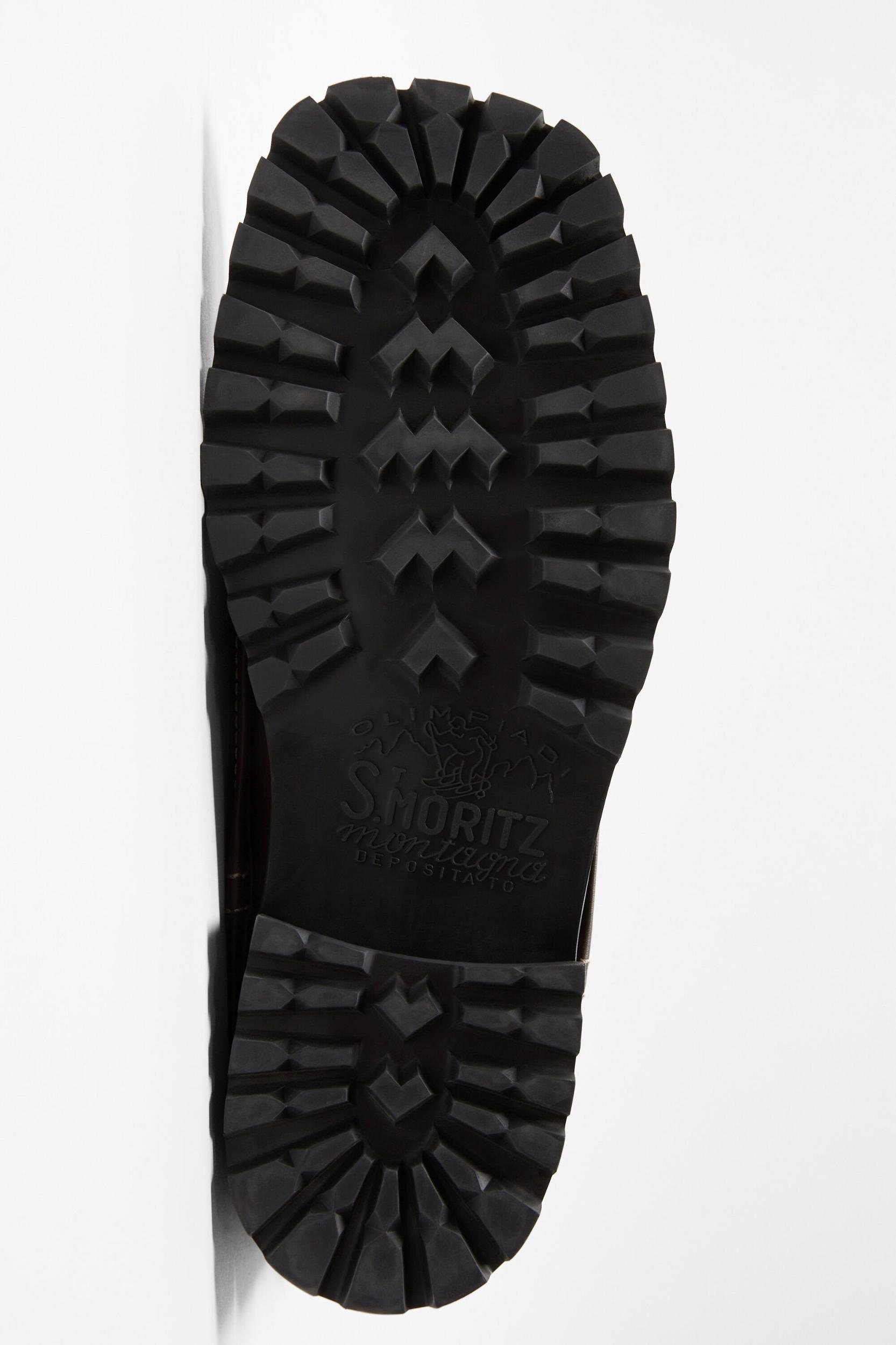 Leather boots Product Image