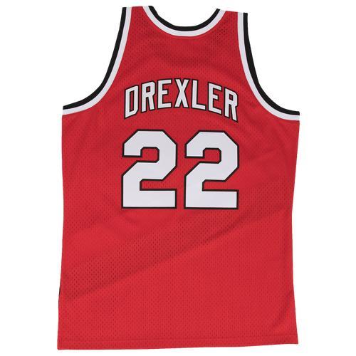 Men's Mitchell & Ness Clyde Drexler Red Portland Trail Blazers Hardwood Classics 1983-84 Swingman Jersey, Size: Small Product Image