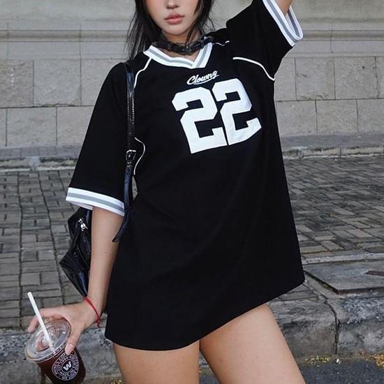 Elbow-Sleeve Crewneck Numbering T-Shirt Product Image