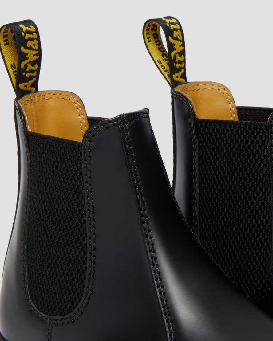 2976 Women's Smooth Leather Chelsea Boots Product Image
