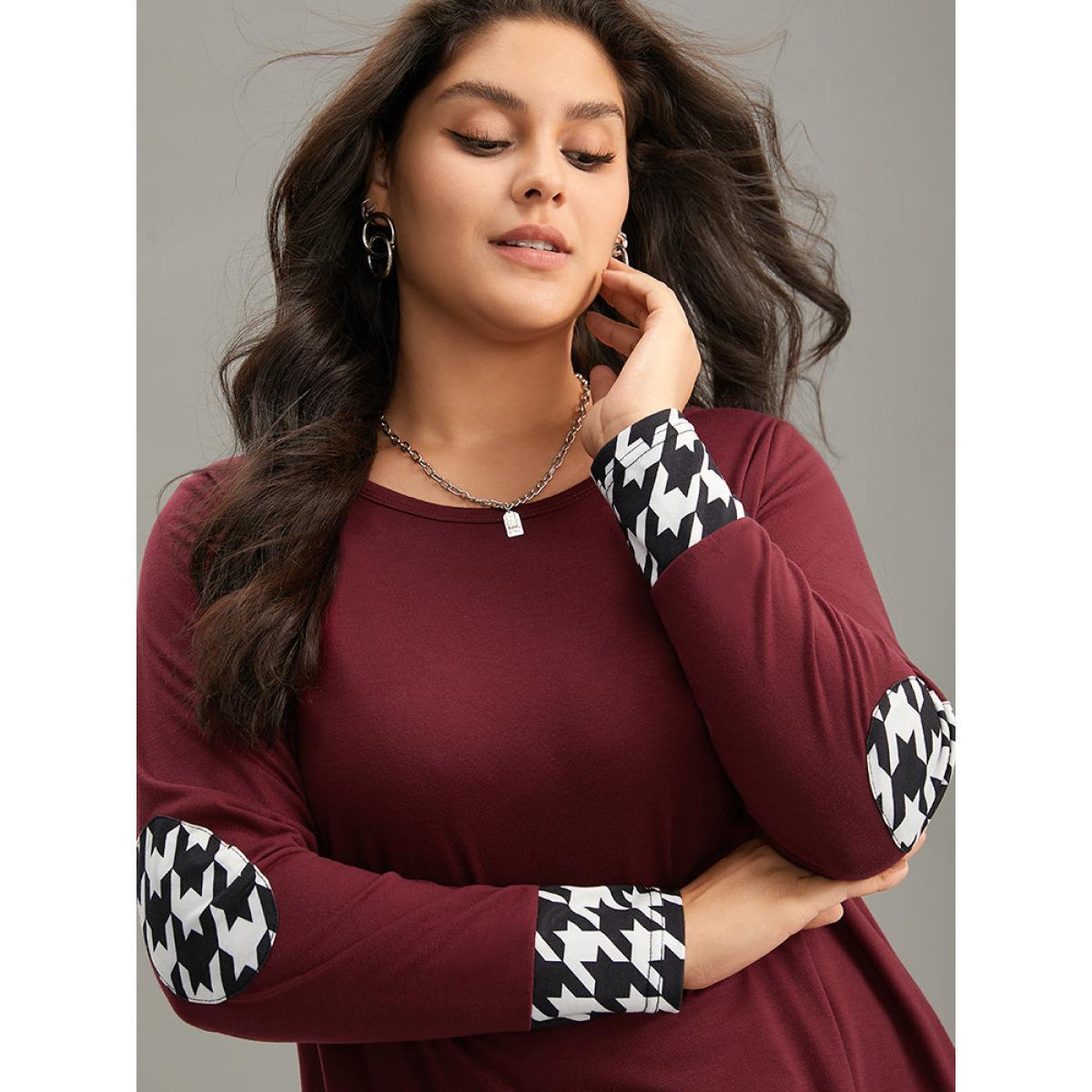 Plus Size Houndstooth Patchwork Contrast Arc Hem T-shirt Burgundy Women Casual Contrast Houndstooth Round Neck Dailywear T-shirts BloomChic 26/4X Product Image