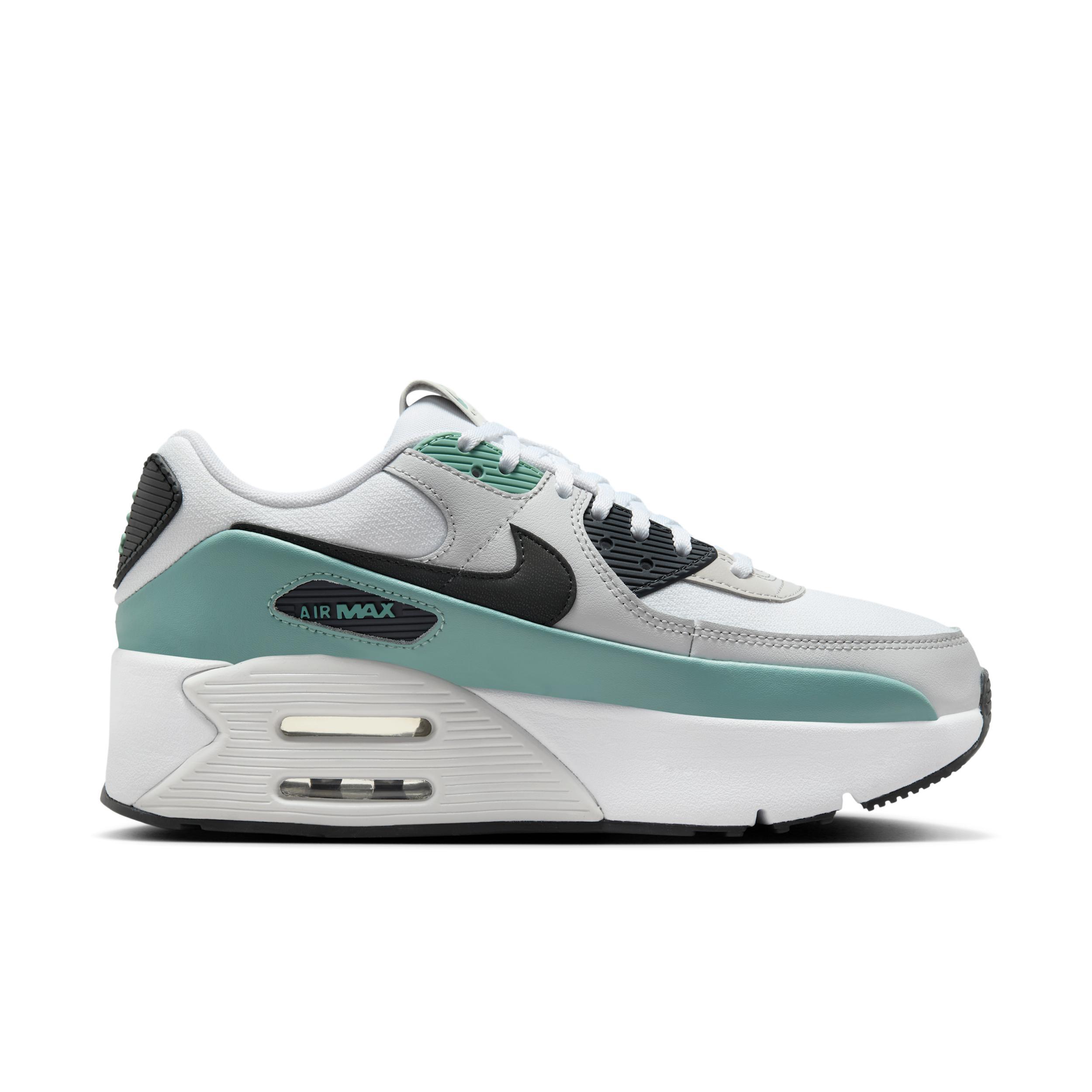 Nike Women's Air Max 90 LV Shoes Product Image