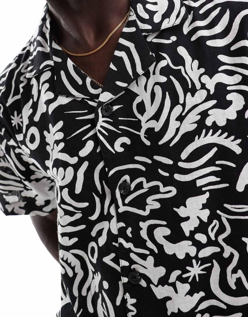 Goldsboro pocket revere resort beach shirt in multi Product Image