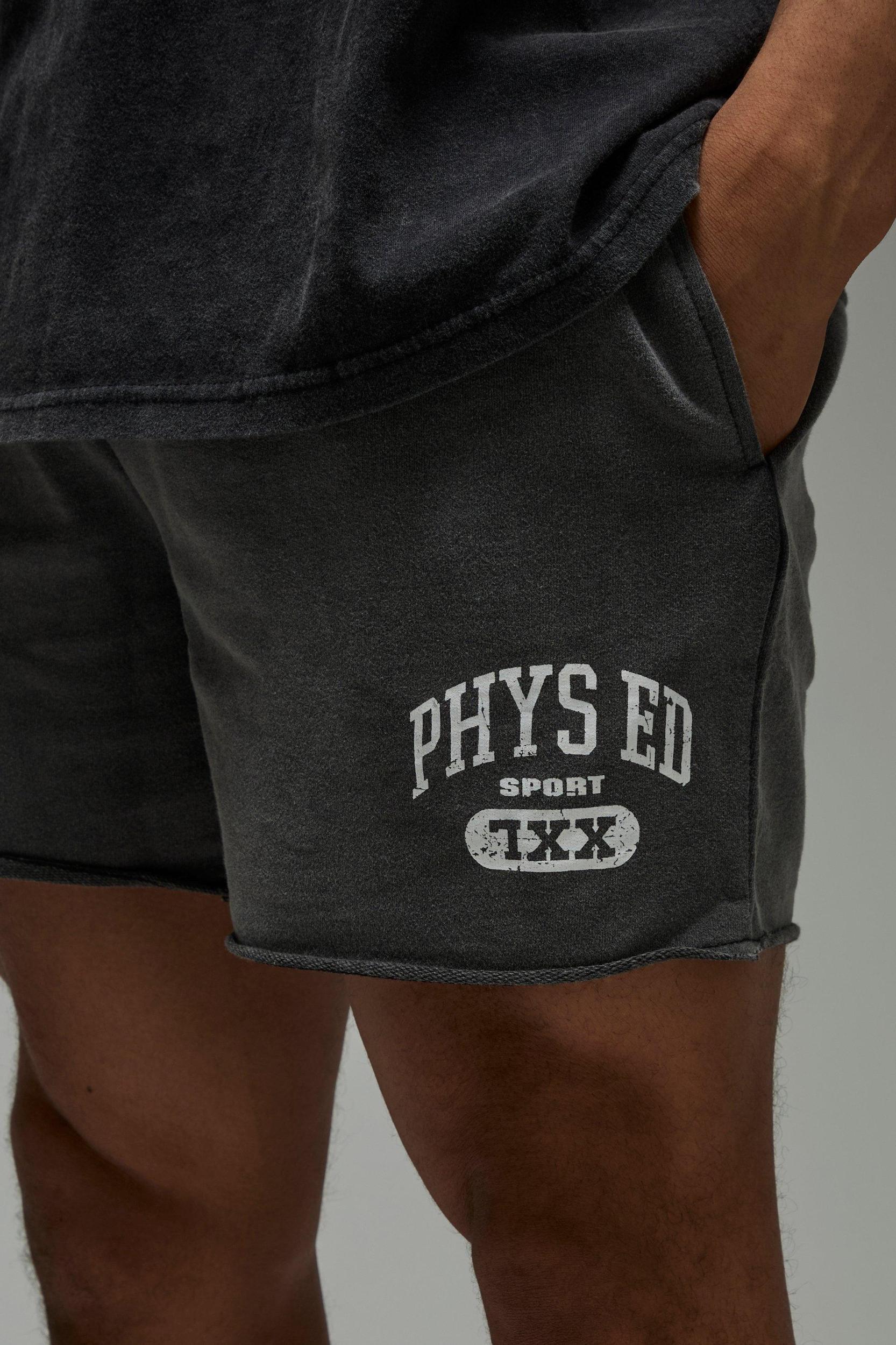 MAN Active Phys Ed Regular Fit Washed 5inch Short | boohooMAN USA Product Image