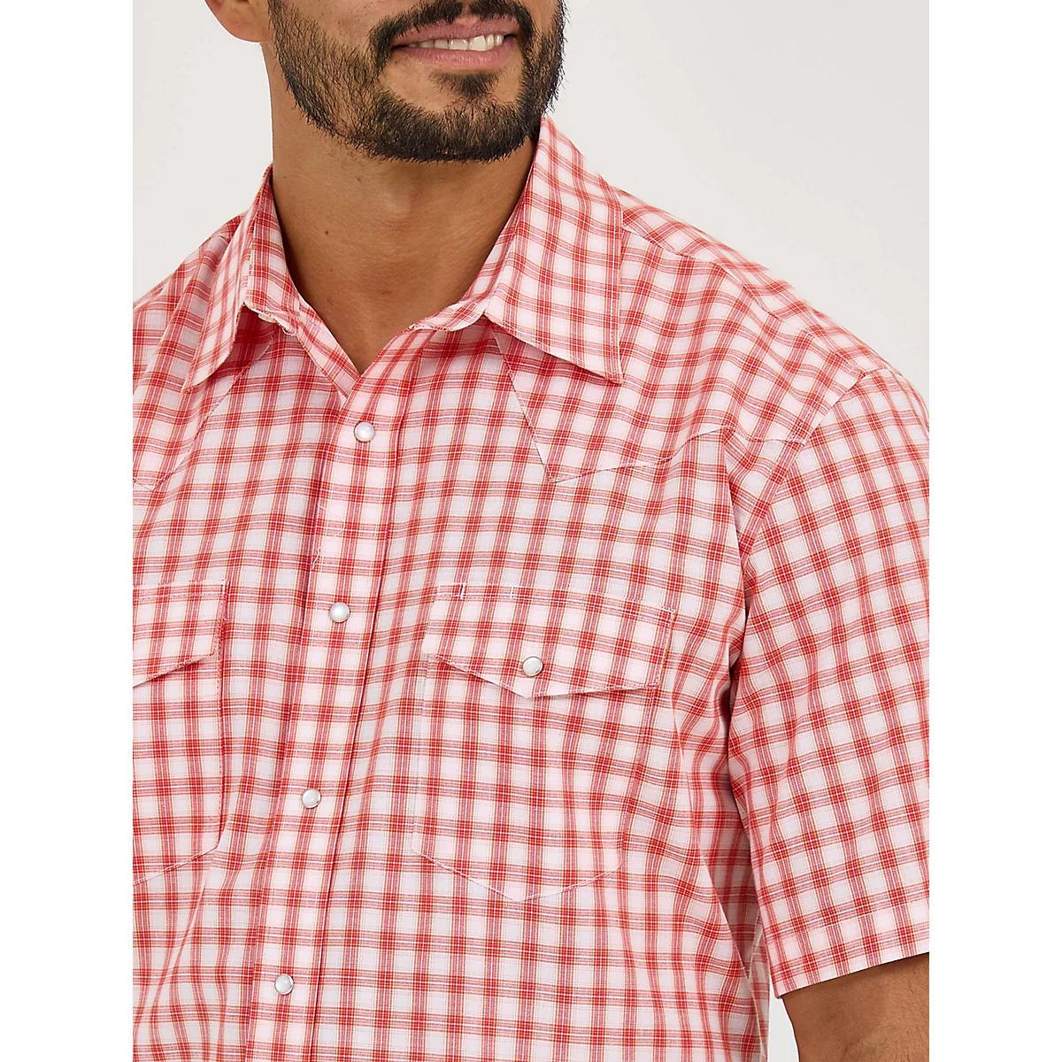 Men's Wrinkle Resist Short Sleeve Western Snap Plaid Shirt | Men's SHIRTS | Wrangler® Product Image