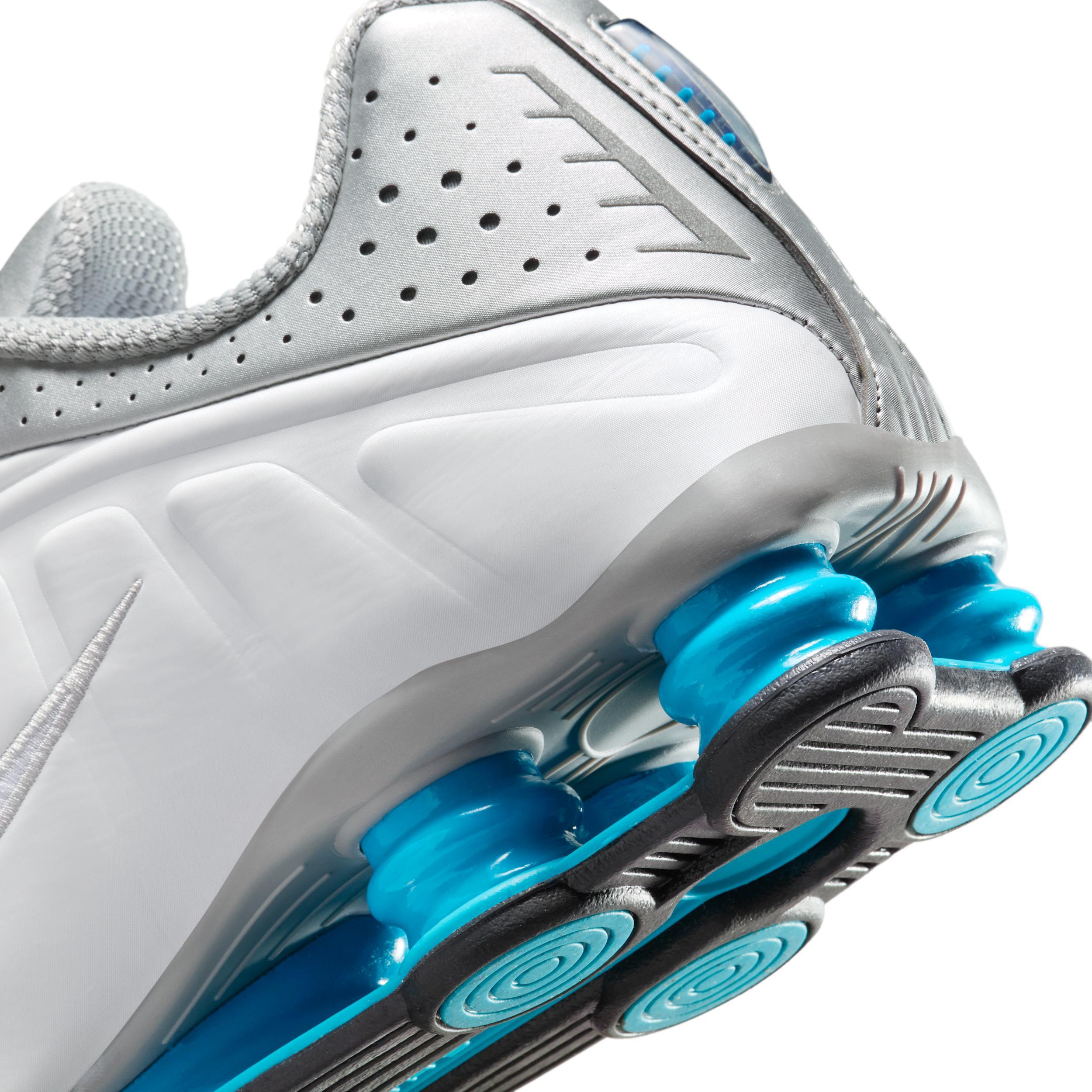 Nike Men's Shox R4 Shoes Product Image