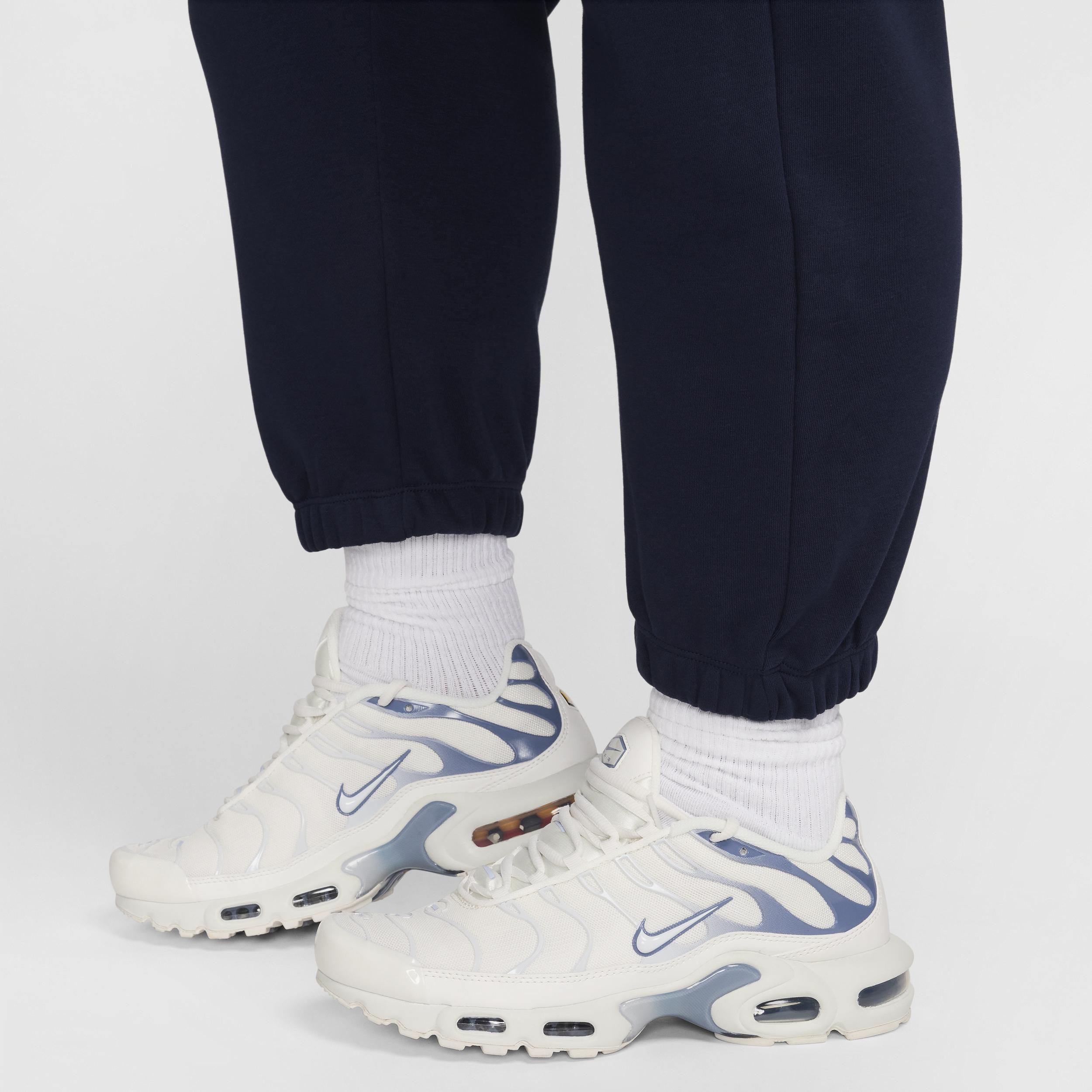 Womens Nike Sportswear Club Fleece Mid-Rise Oversized Sweatpants (Plus Size) Product Image