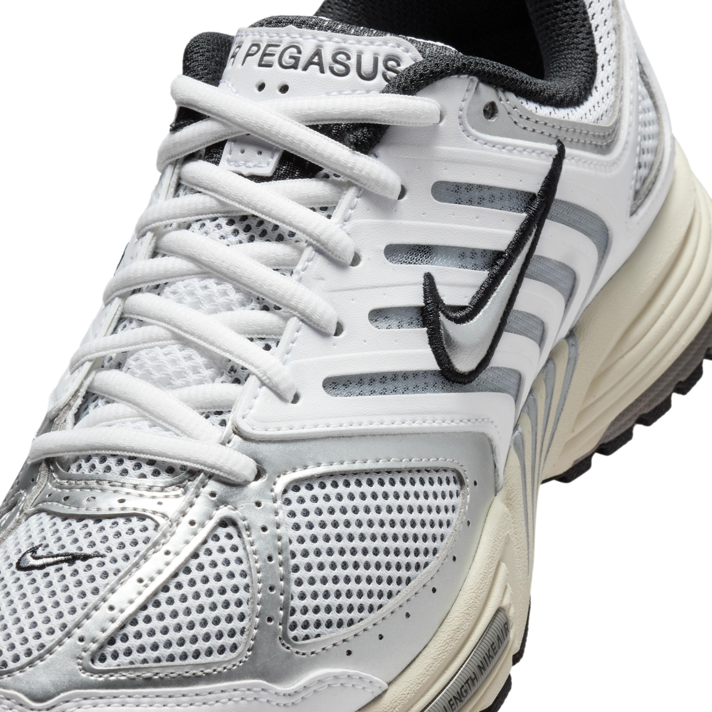 Nike Women's Air Pegasus 2005 Shoes Product Image