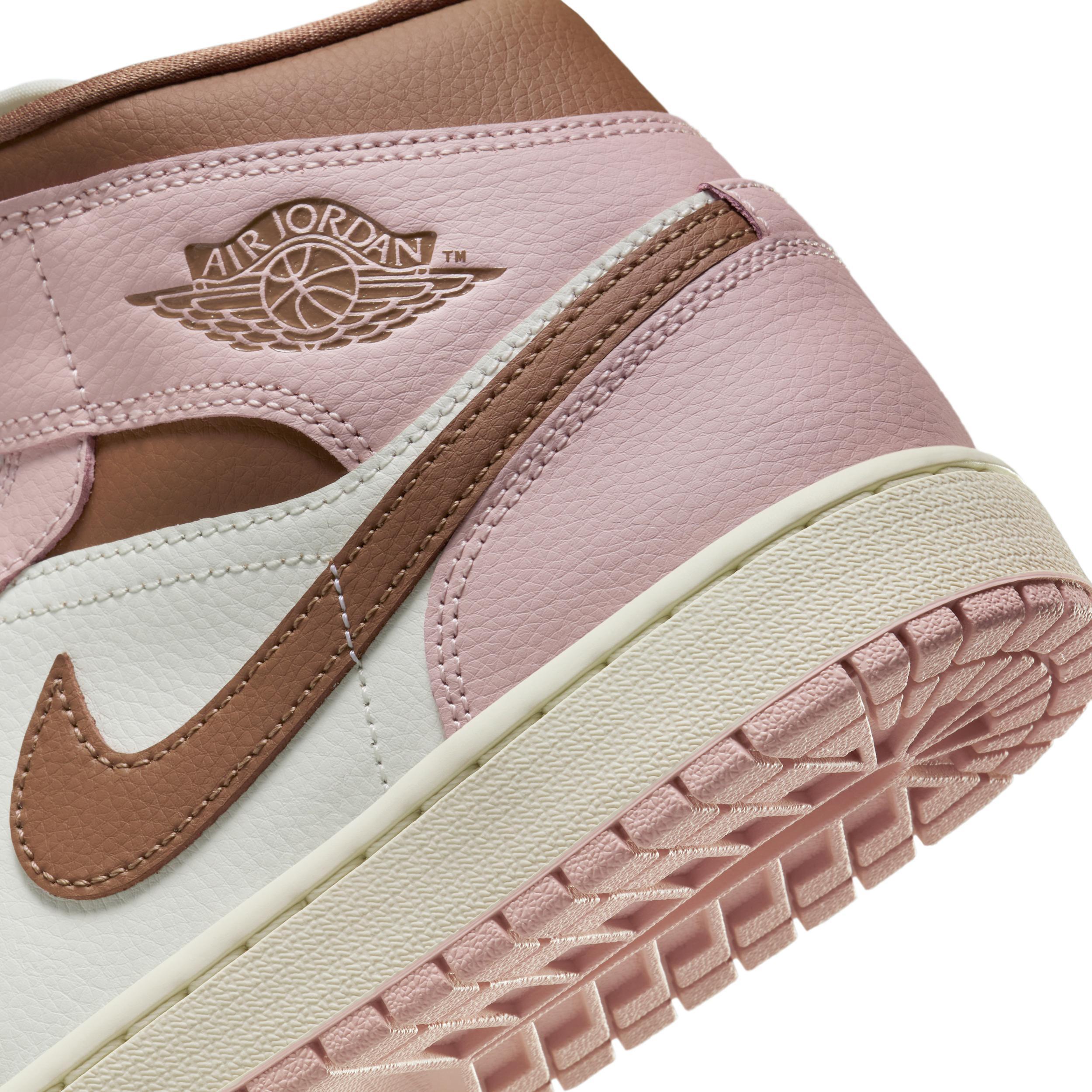 Women's Air Jordan 1 Mid Shoes Product Image