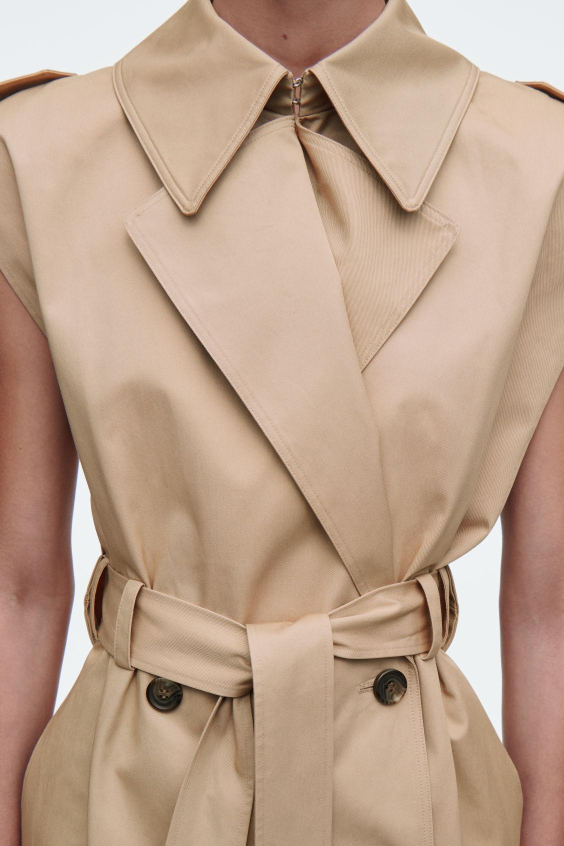 SLEEVELESS HYBRID TRENCH COAT Product Image