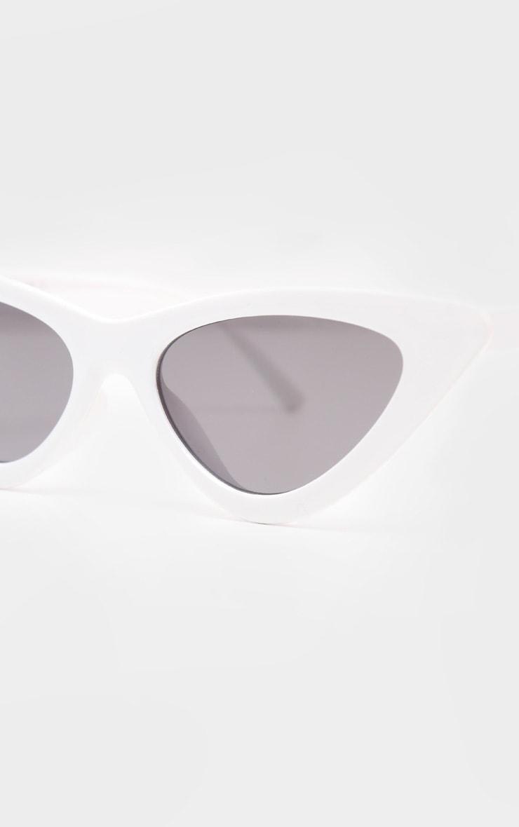 White Retro Cat Eye Sunglasses Product Image