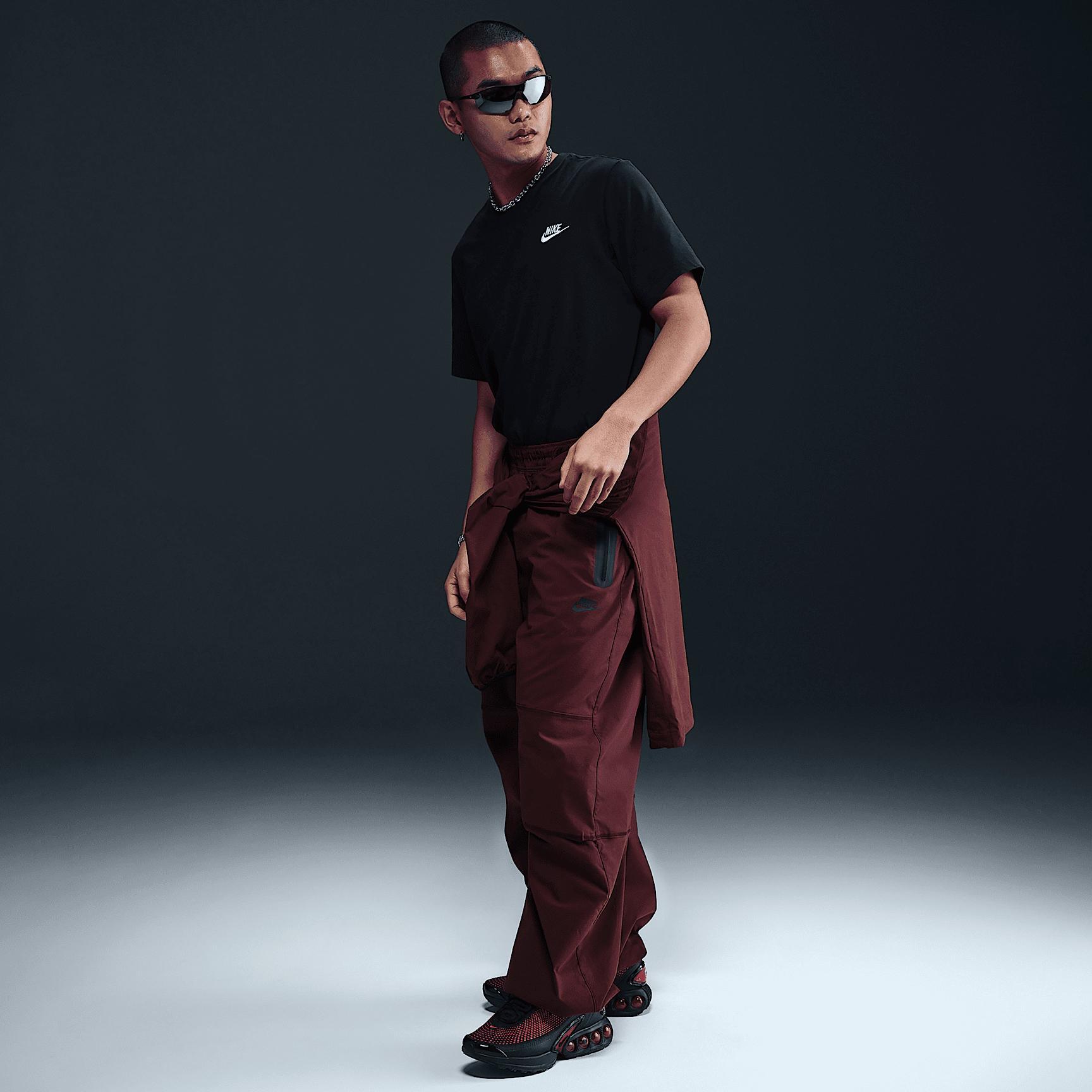 Nike Club unisex T-shirt Product Image