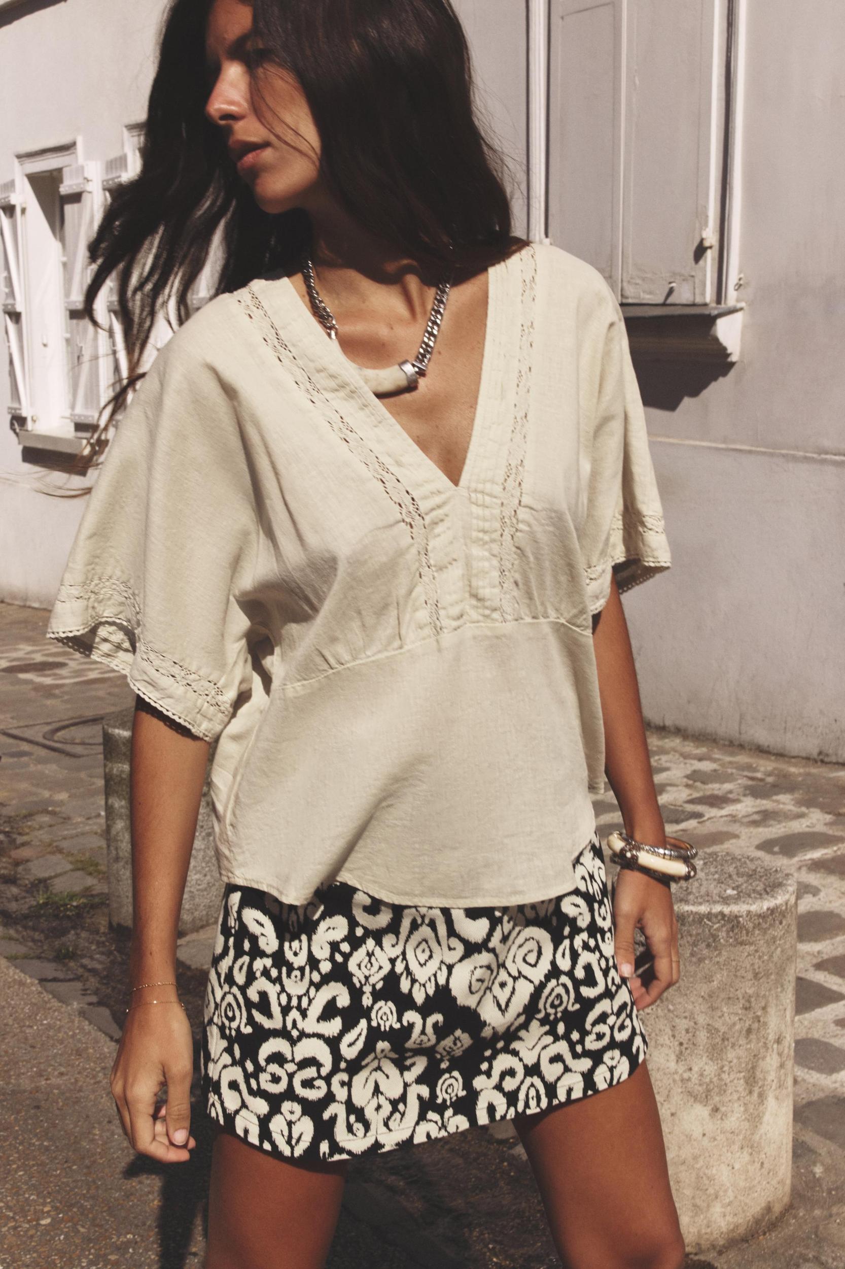 LINEN TOP WITH LACE DETAILS Product Image