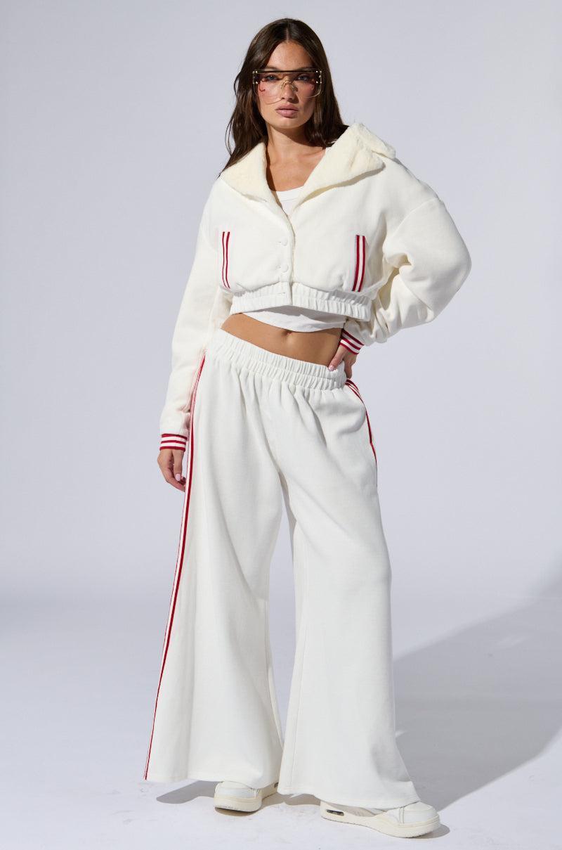 LULA WAFFLE KNIT SPORTY PANTS IN WHITE Product Image