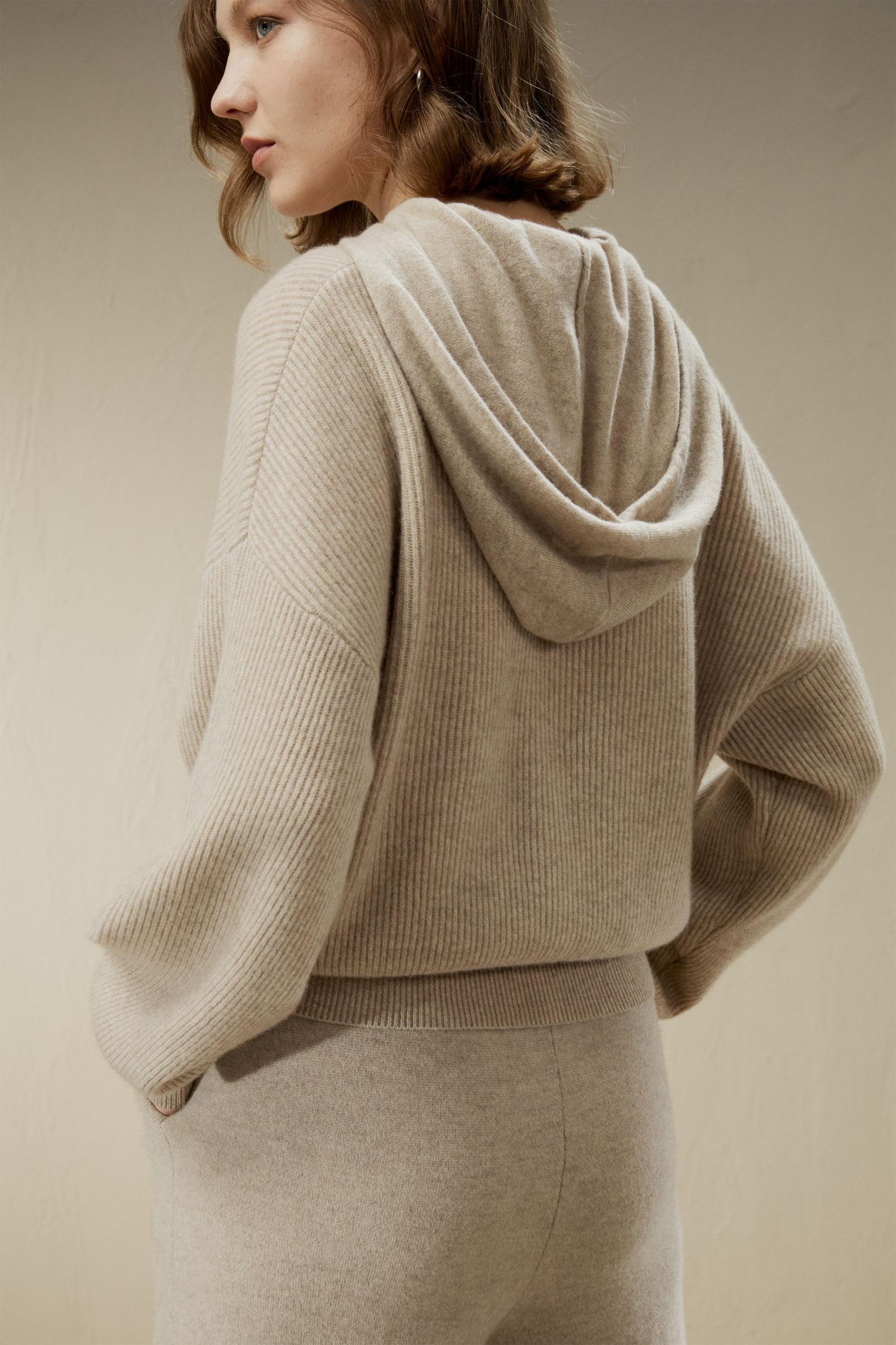 Eshe 2-in-1 Cashmere Detachable Hoodie Product Image
