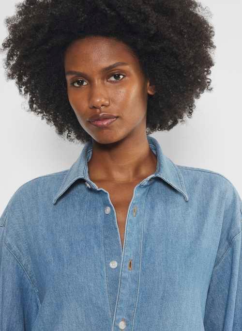 the 90s classic denim shirt Product Image