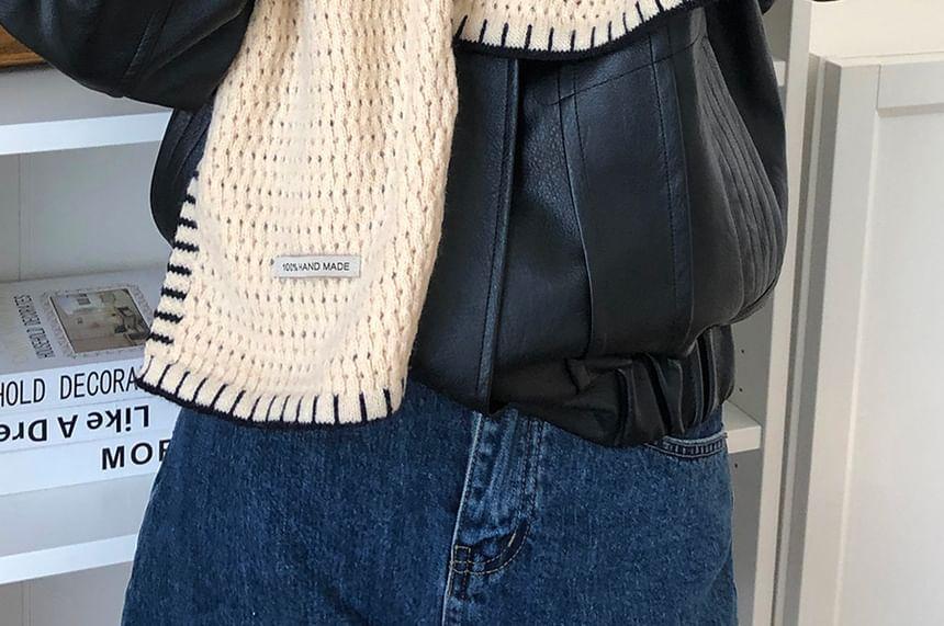 Lettering Applique Contrast Trim Stitching Knit Scarf Product Image