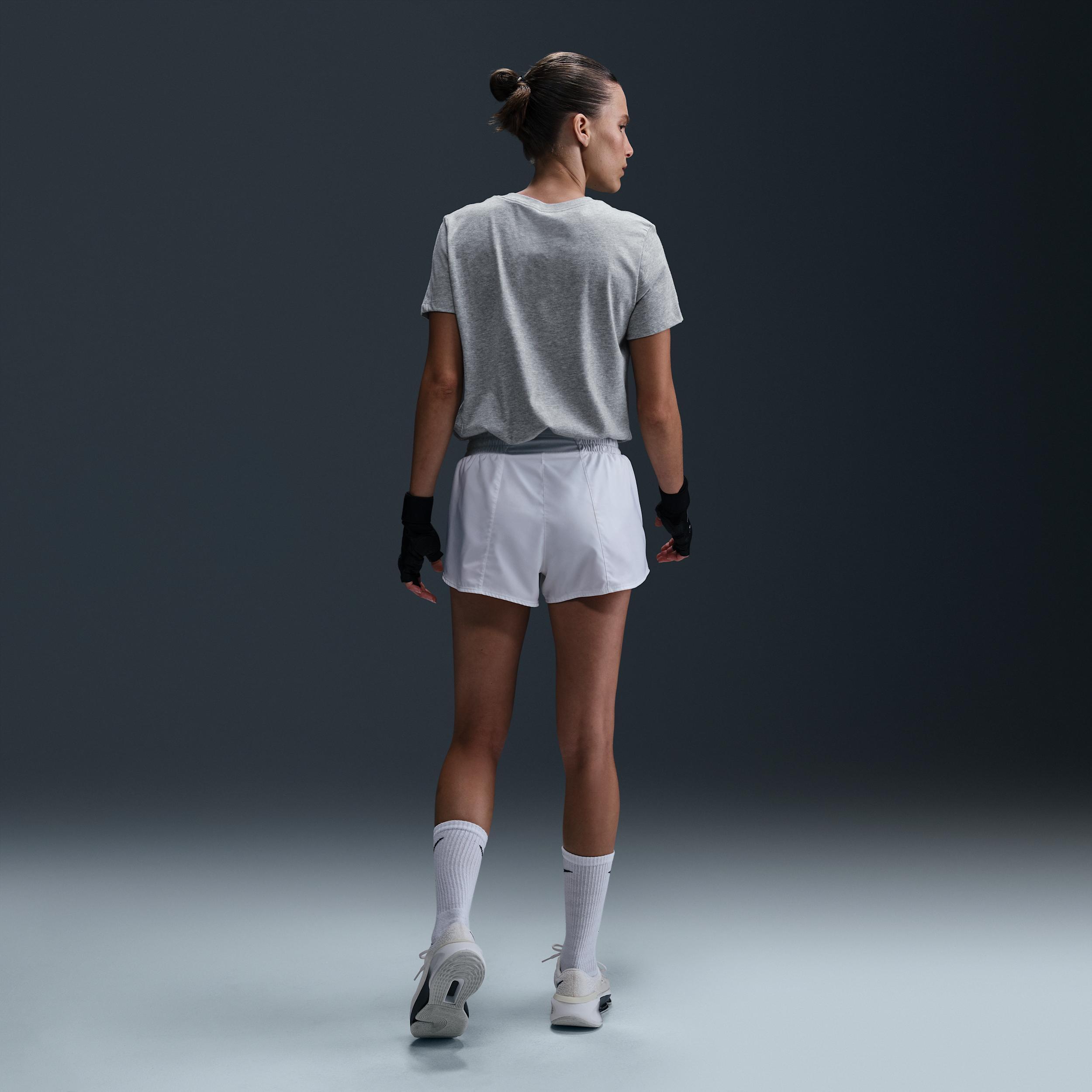 Nike Women's Swoosh Weightlifting T-Shirt Product Image