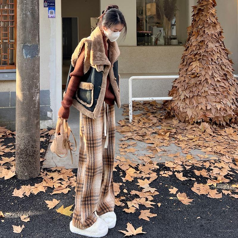 Mid Rise Plaid Wide Leg Pants Product Image