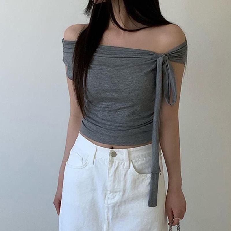 Short Sleeve / Long Sleeve Off-Shoulder Knotted Slim-Fit Crop Top Product Image